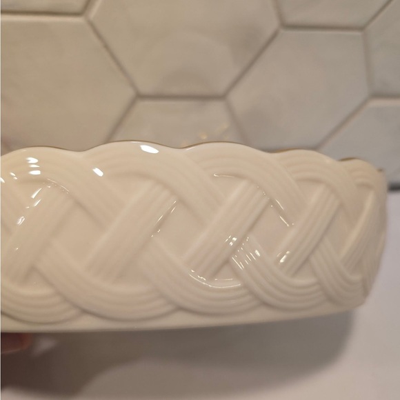 Lenox Ivory Basket Weave Lattice Oval Serving Dish 24k Gold Rim 8 Inches Long - Picture 2 of 4